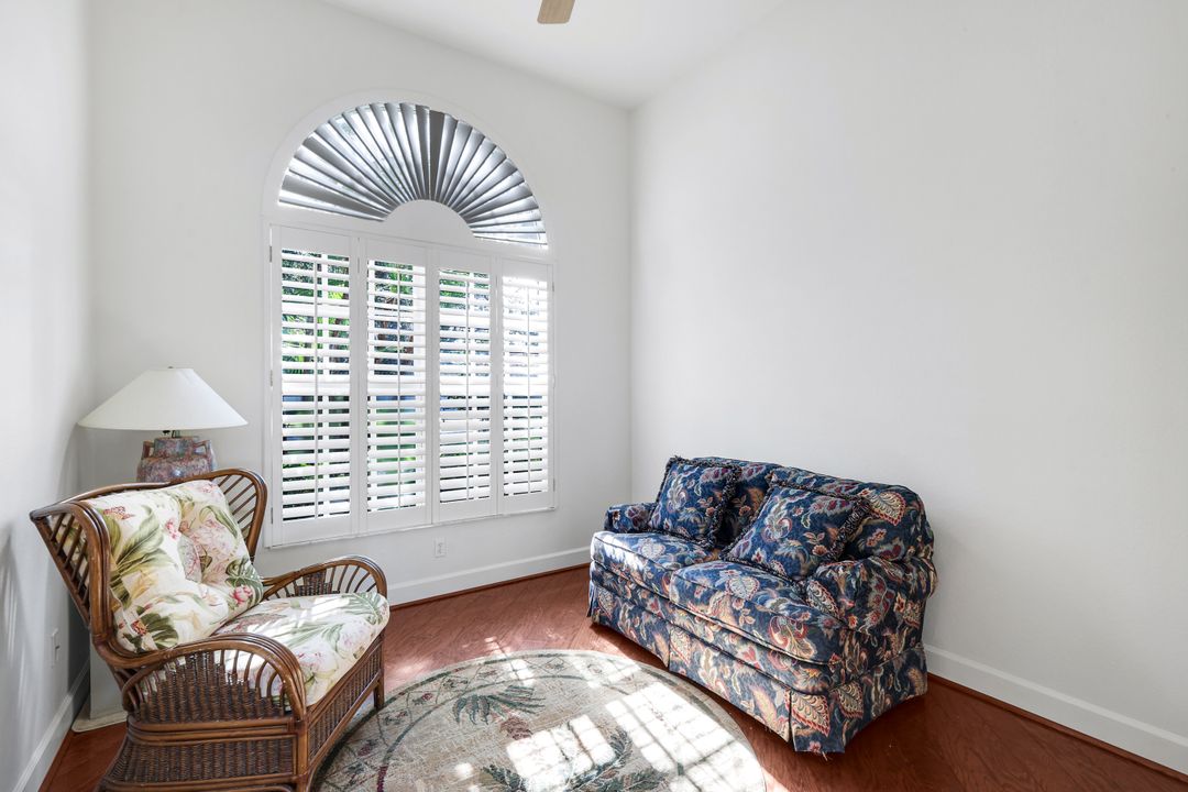 8737 Mustang Island Cir, Naples, FL 34113