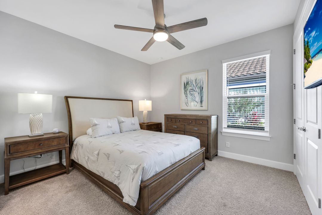 8262 Promoso Ct, Naples, FL 34114