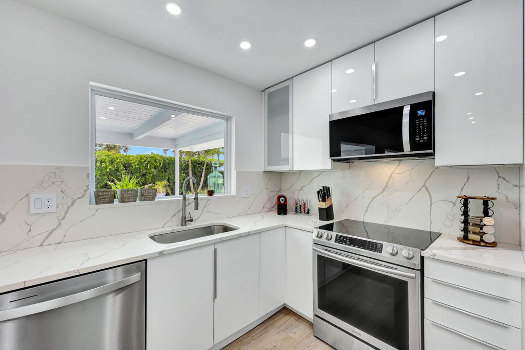 1118 Pompei Ln, Naples, FL 34103
