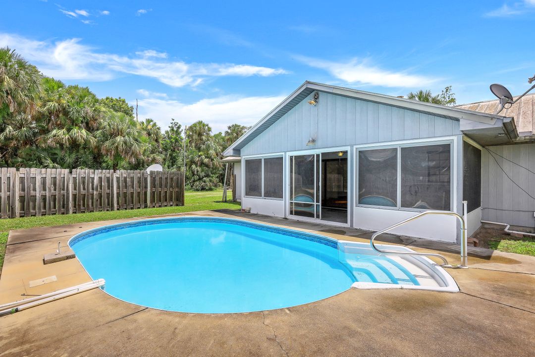 1961 Krape Rd, Naples, FL 34120