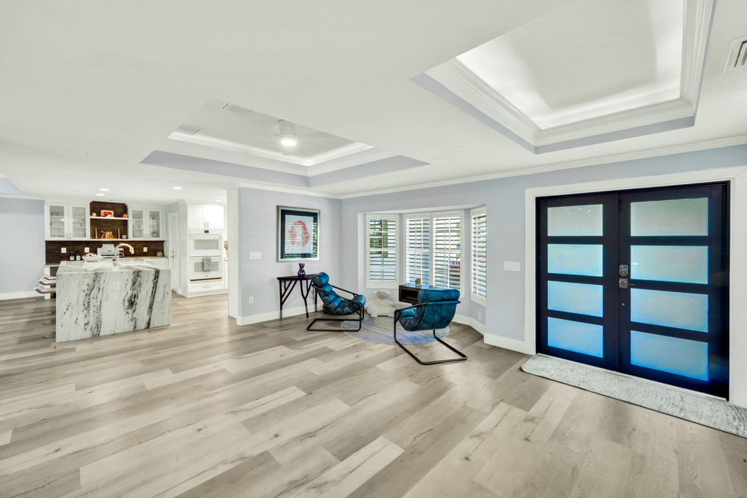 557 Parkwood Ln, Naples, FL 34103