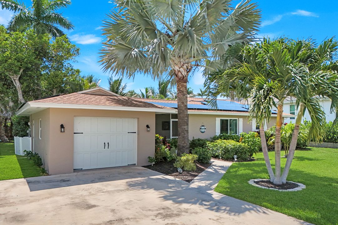 130 Greenbrier St, Marco Island, FL 34145
