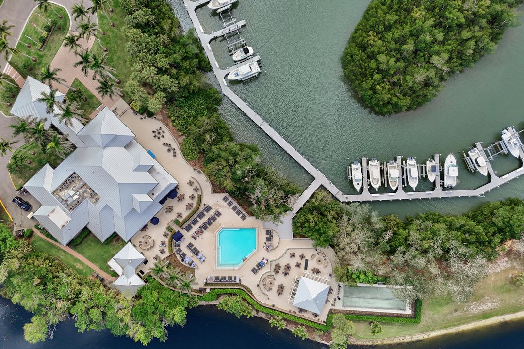 780 Wiggins Bay Dr, Naples, FL 34110