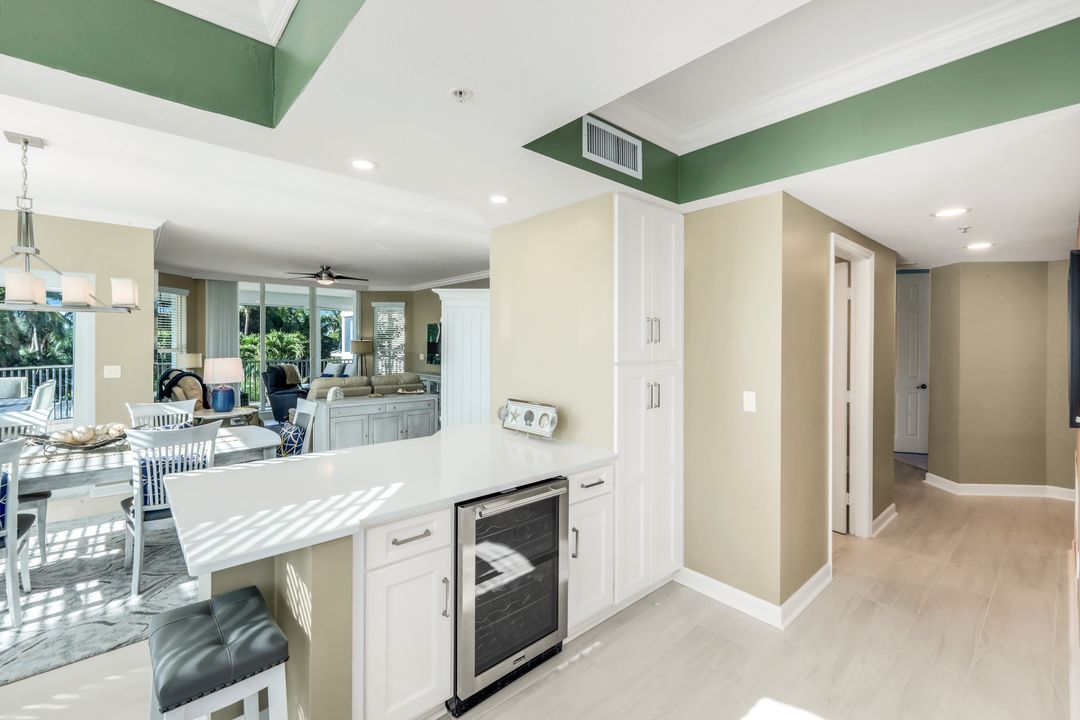 300 Dunes Blvd #201, Naples, FL 34110