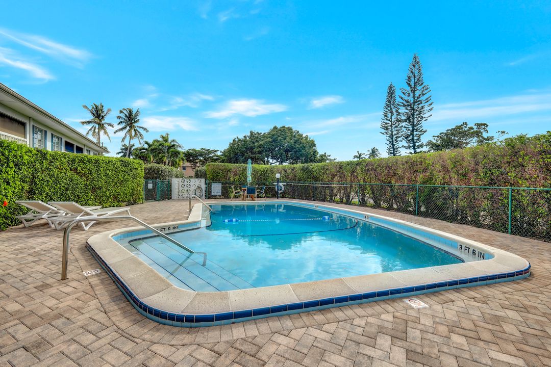 750 Mooring Line Dr #207, Naples, FL 34102