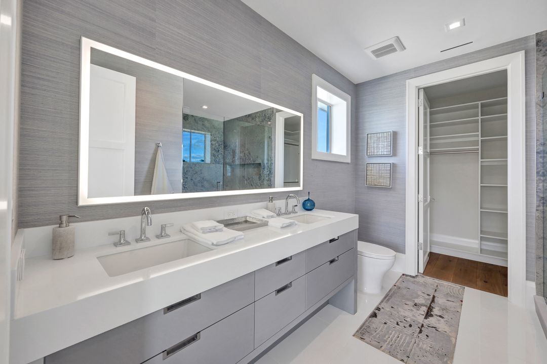 3637 Crayton Rd, Naples, FL 34103