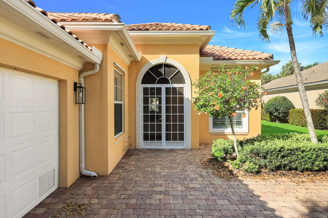 28032 Eagle Ray Ct, Bonita Springs, FL 34135
