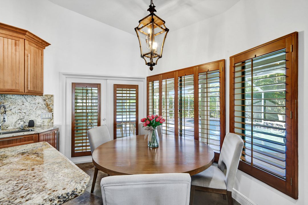 6597 Willow Lake Cir, Fort Myers, FL 33966