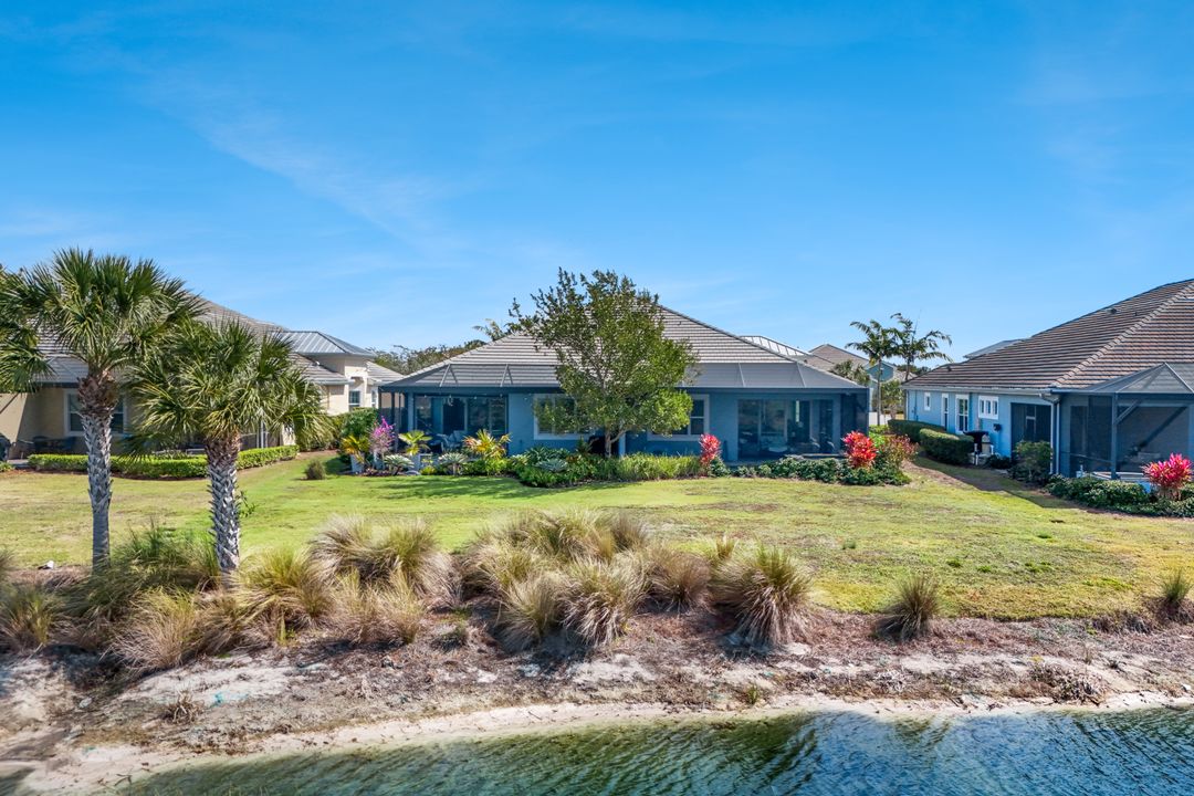 5811 Haiti Dr, Naples, FL 34113