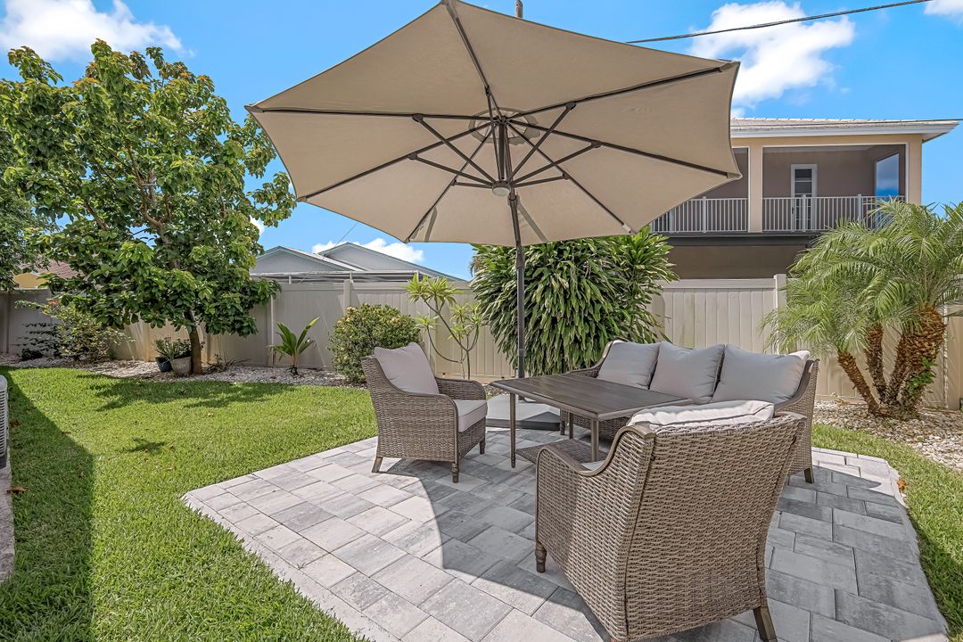 814 107th Ave N, Naples, FL 34108