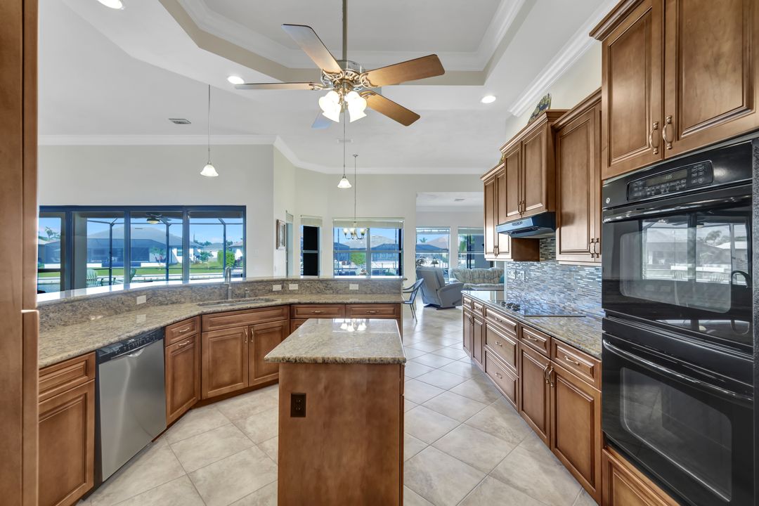 2801 SW 33rd St, Cape Coral, FL 33914