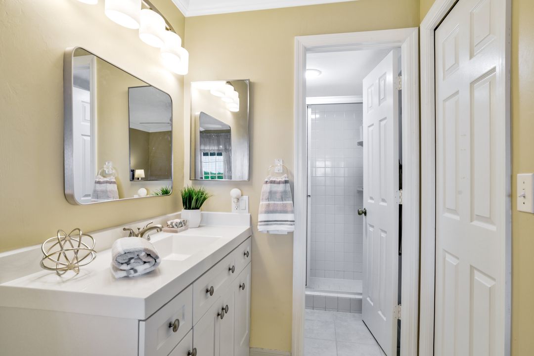 1045 Mainsail Dr #402, Naples, FL 34114