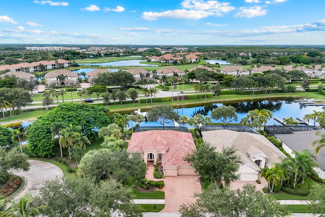 8776 Hideaway Harbor Ct, Naples, FL 34120