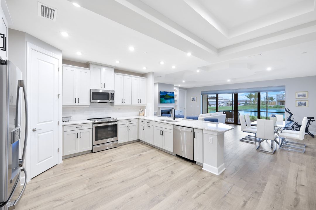 15261 Zeno Wy #102, Naples, FL 34114