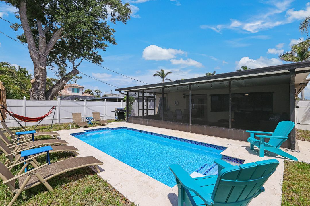 522 94th Ave N, Naples, FL 34108