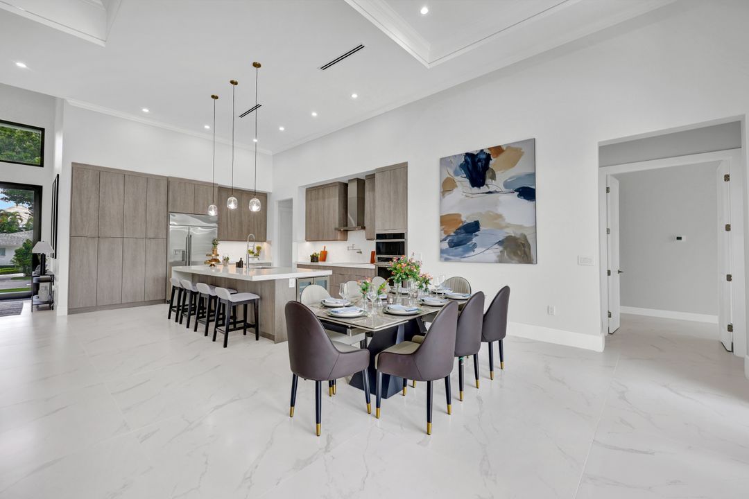 1317 Cypress Woods Dr, Naples, FL 34103