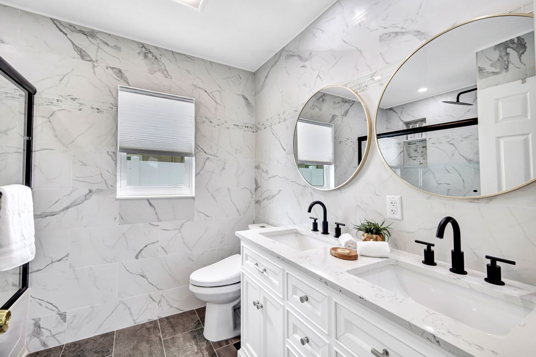 701 93rd Ave N, Naples, FL 34108