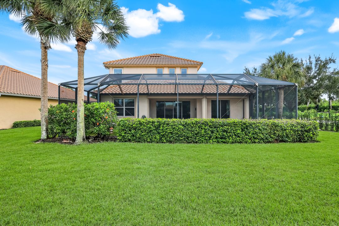 9704 Cobalt Cove Cir, Naples, FL 34120