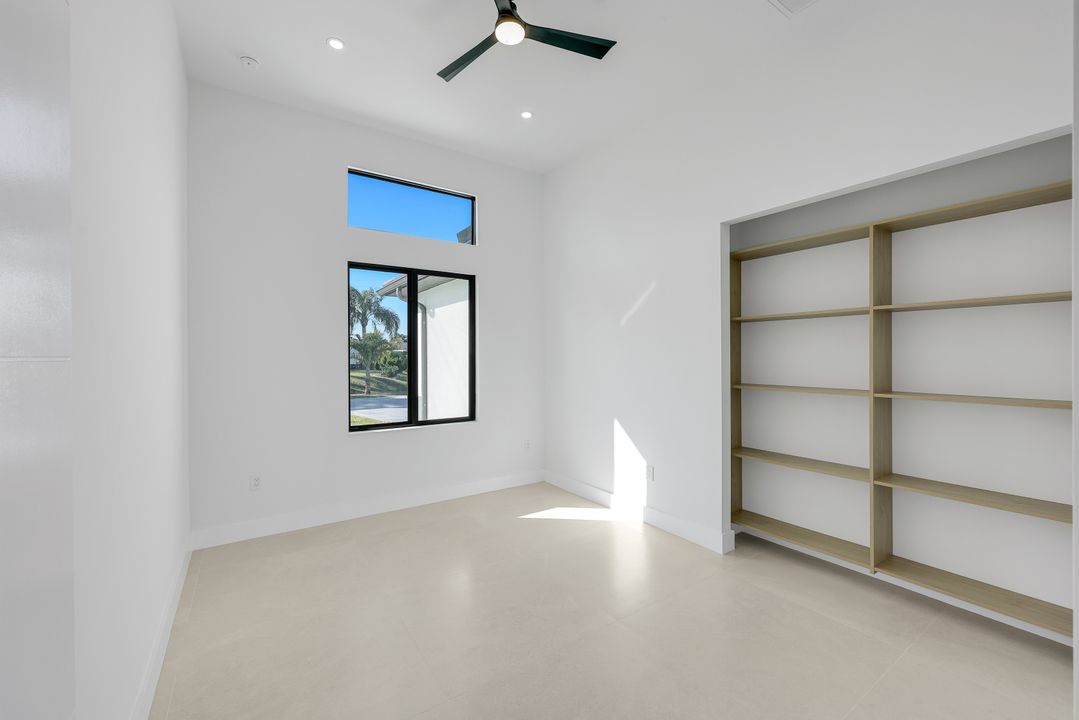 141 SE 21st St, Cape Coral, FL 33990