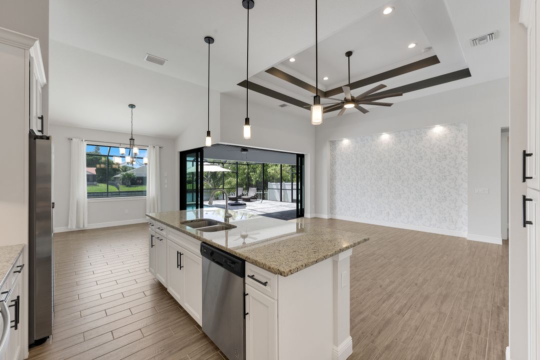 2126 NE 2nd St, Cape Coral, FL 33909