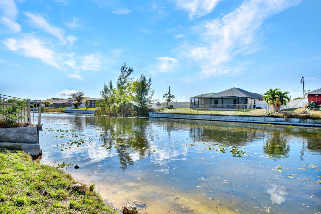 3210 SW 11th Pl, Cape Coral, FL 33914
