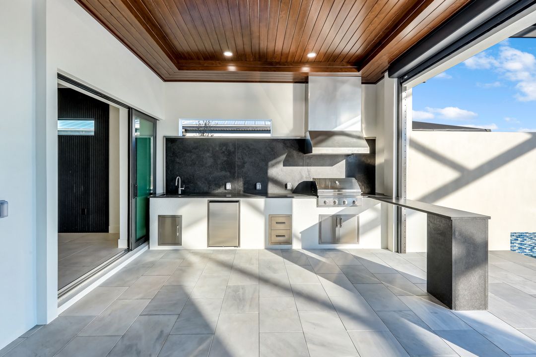 122 SW 58th St, Cape Coral, FL 33914