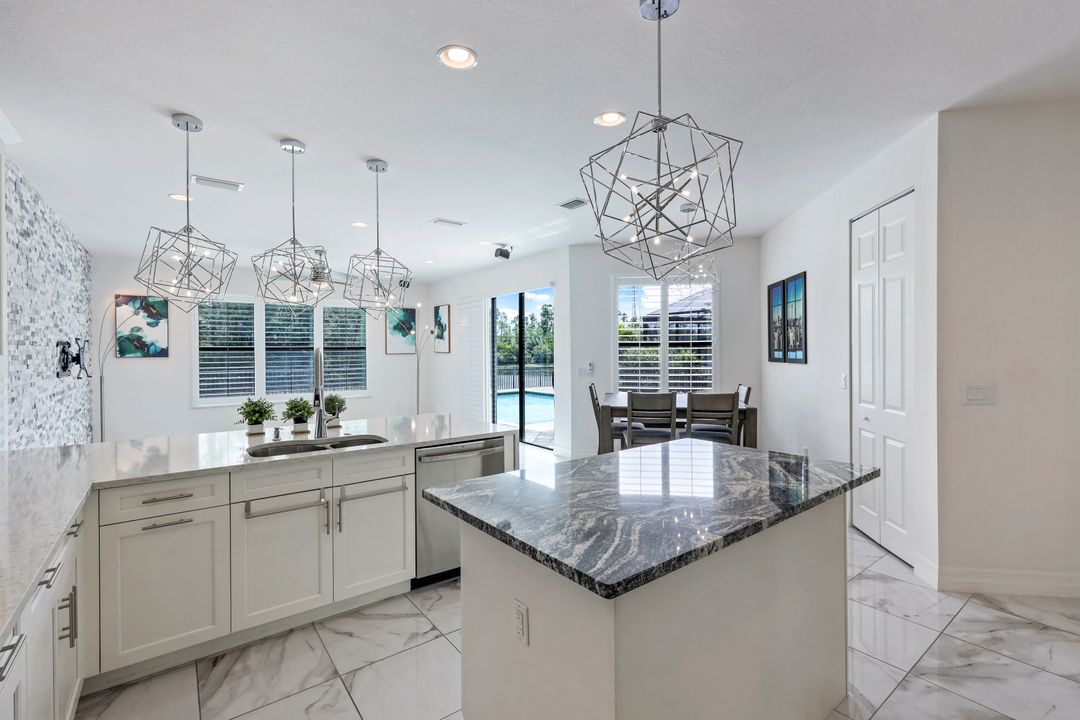 10059 Chesapeake Bay Dr, Fort Myers, FL 33913