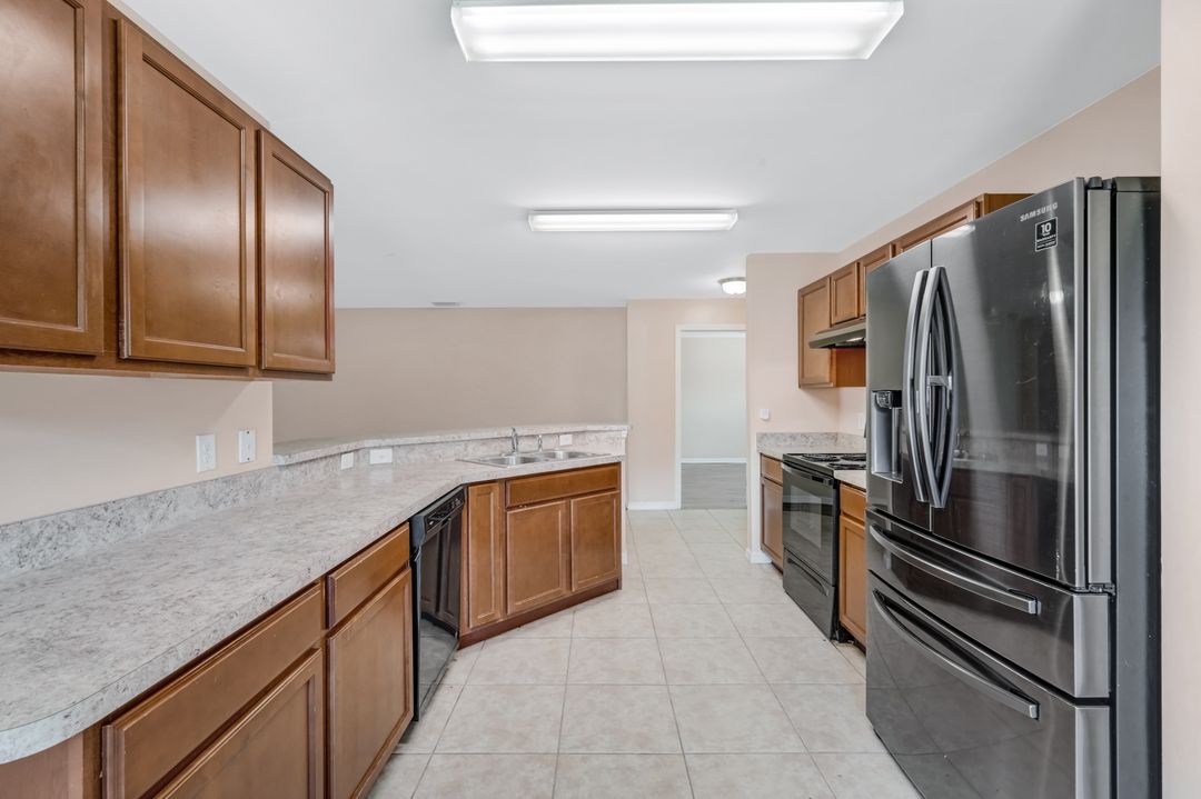 443 Shadow Lakes Dr, Lehigh Acres, FL 33974