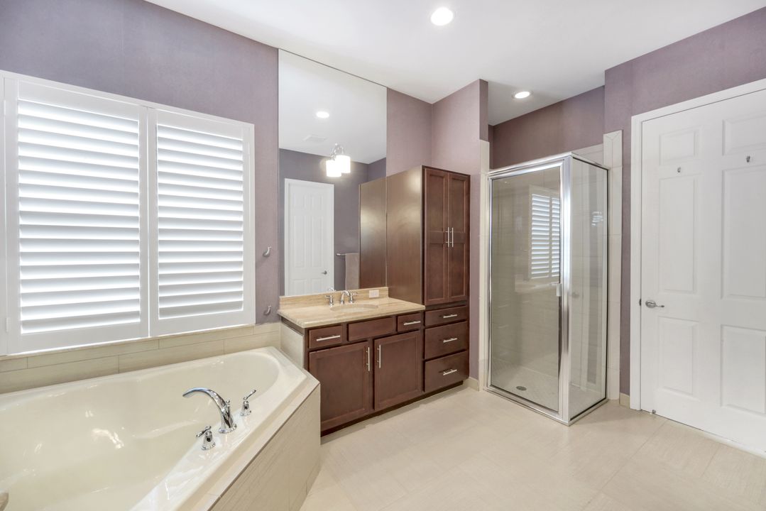 3267 Pacific Dr, Naples, FL 34119