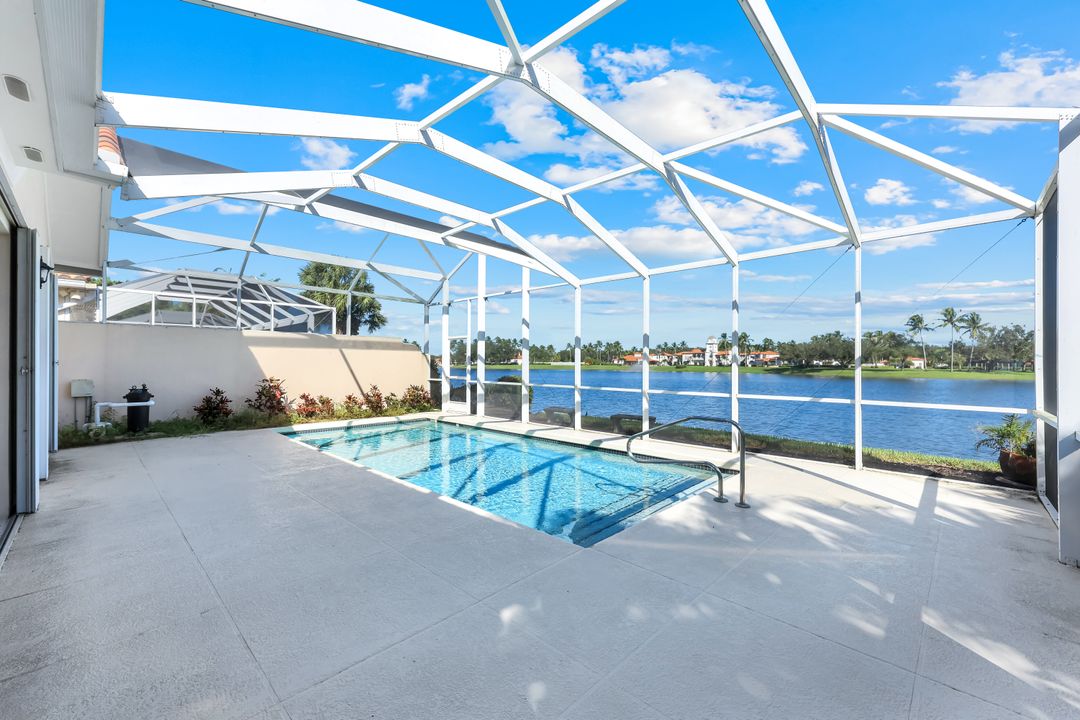 4364 Montalvo Ct, Naples, FL 34109