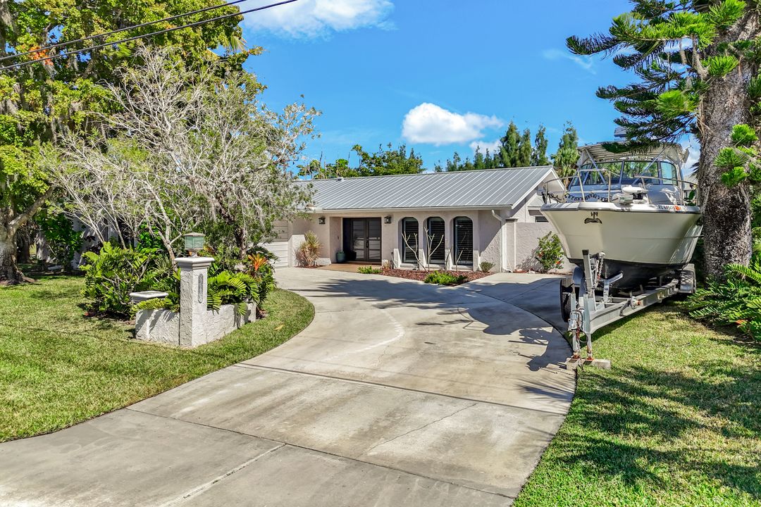 27234 Jolly Roger Ln, Bonita Springs, FL 34135