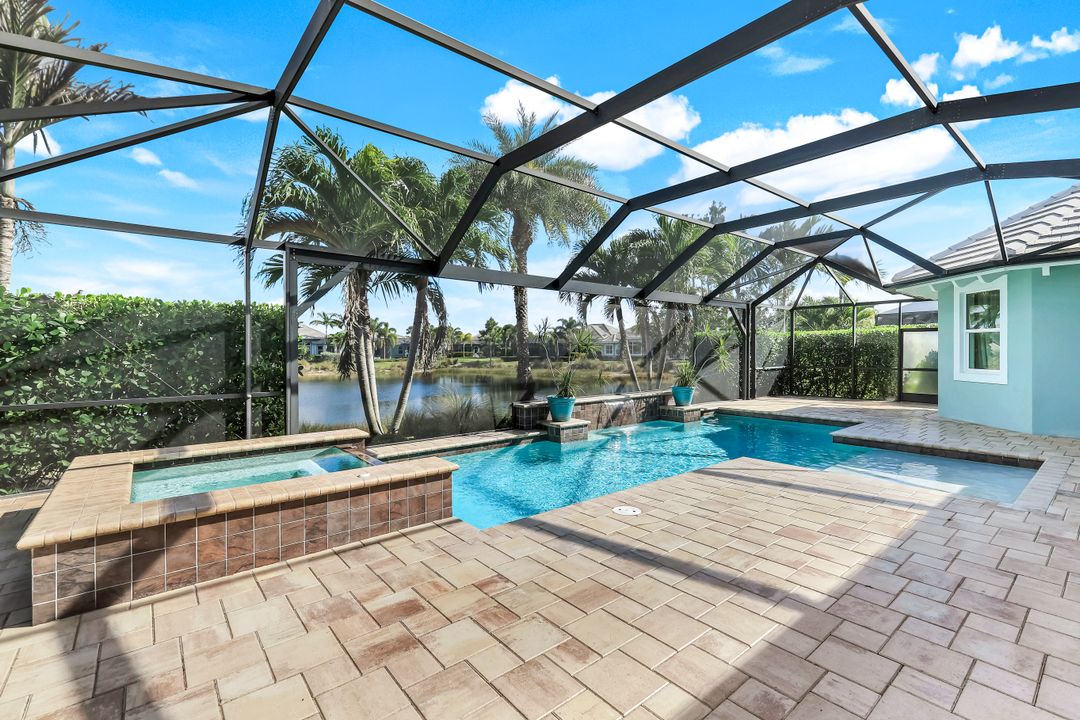 6348 Lyford Isle Dr, Naples, FL 34112