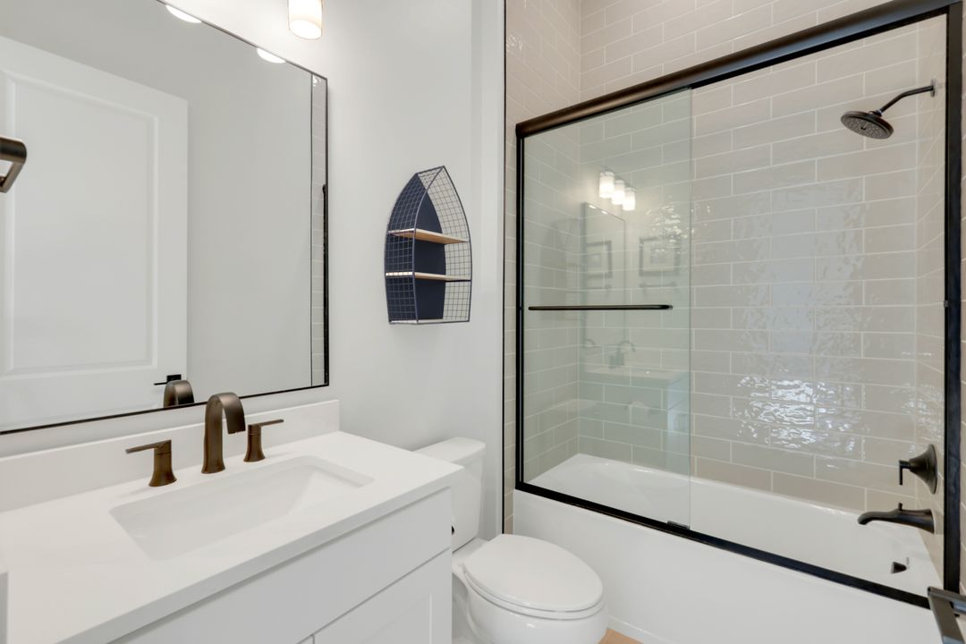 16221 Verilyn Cir, Naples, FL 34110