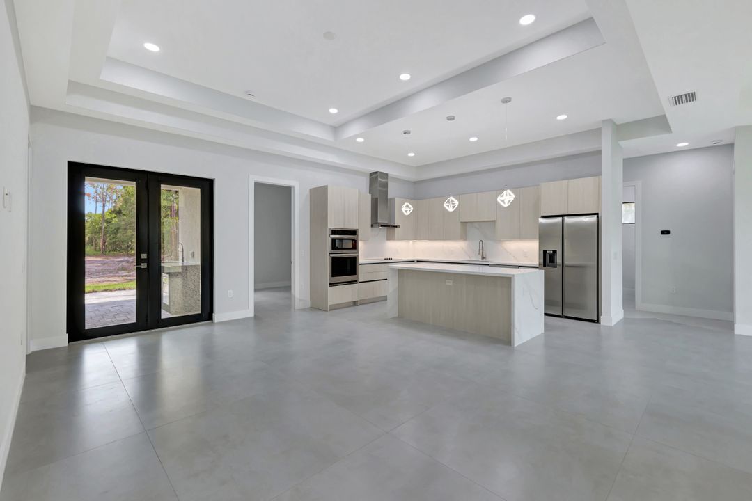 3366 72nd Ave NE, Naples, FL 34120