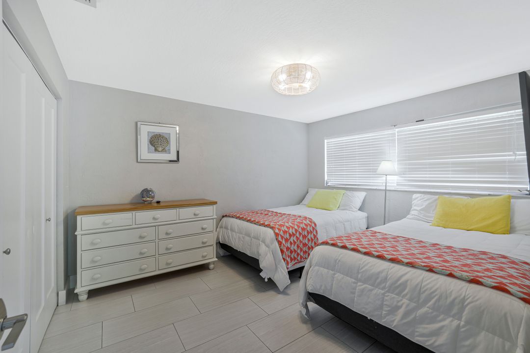 291 W Flamingo Cir, Marco Island, FL 34145