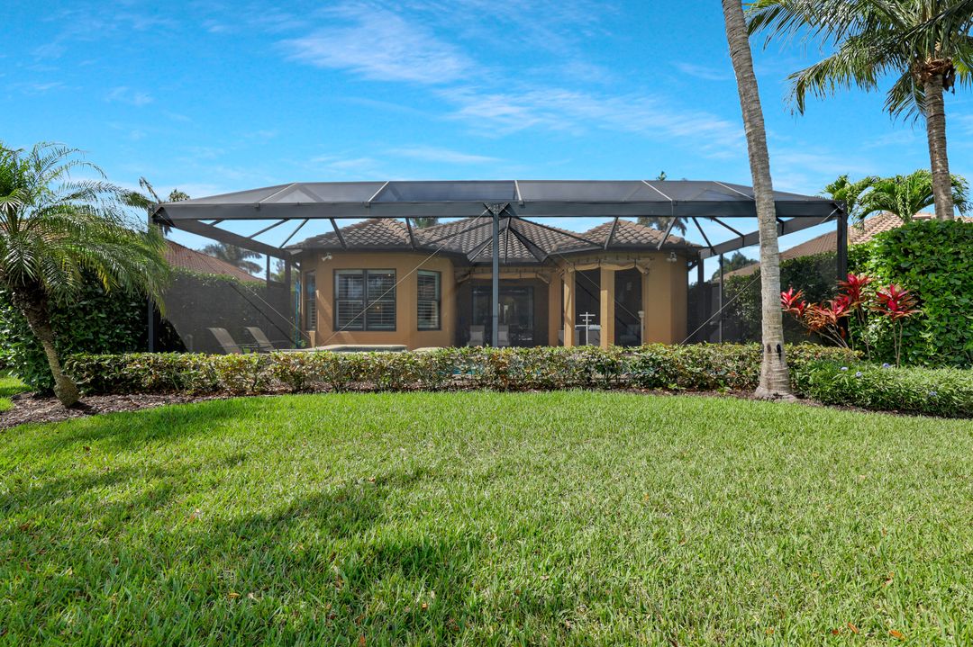 9568 Mussorie Ct, Naples, FL 34114