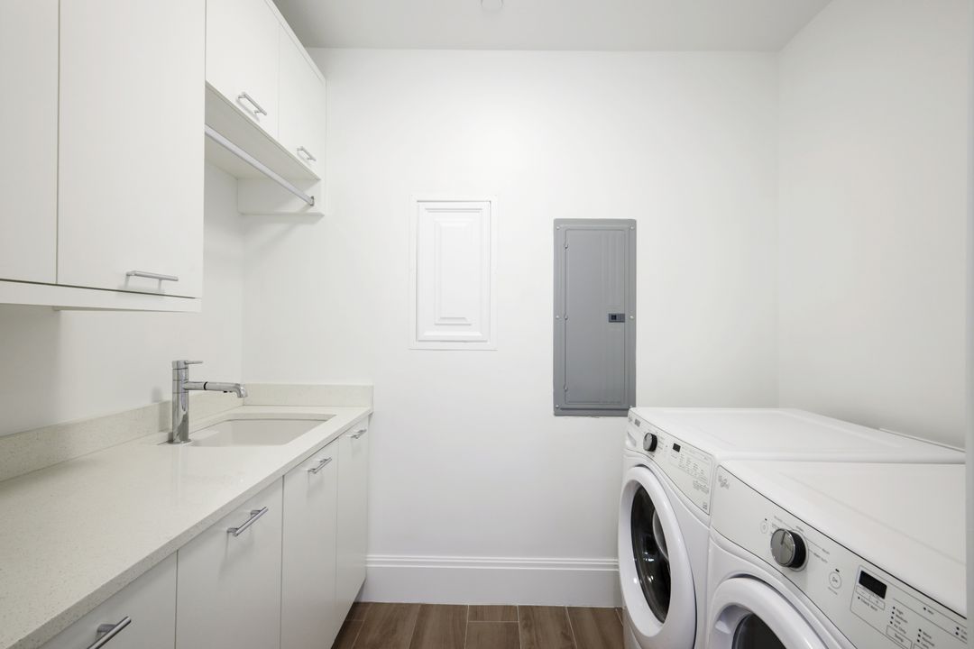 1035 3rd Ave S #314, Naples, FL 34102