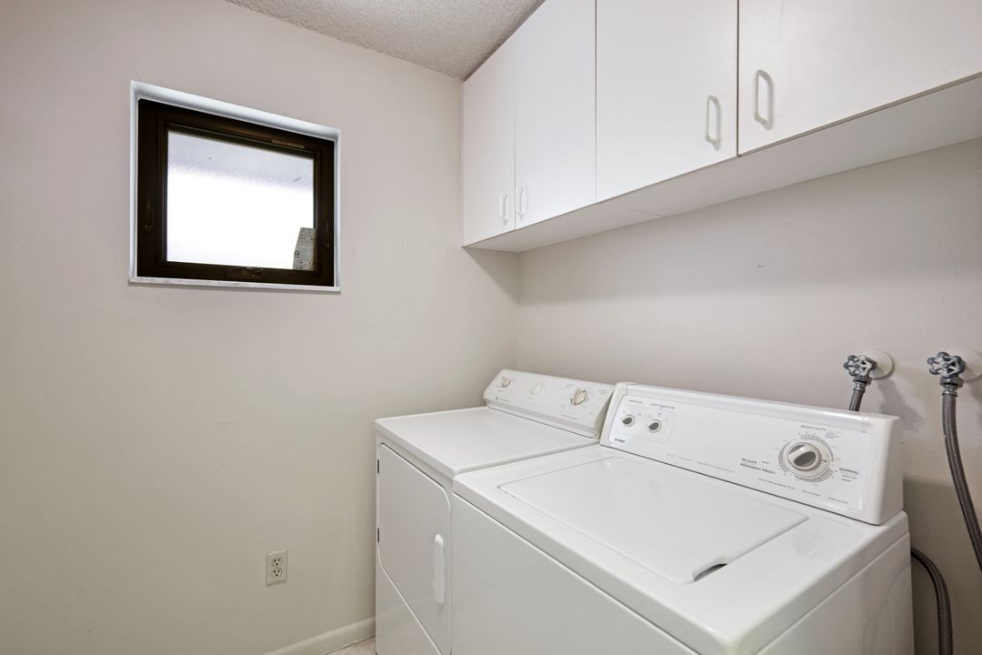 788 Park Shore Dr #E31, Naples, FL 34103