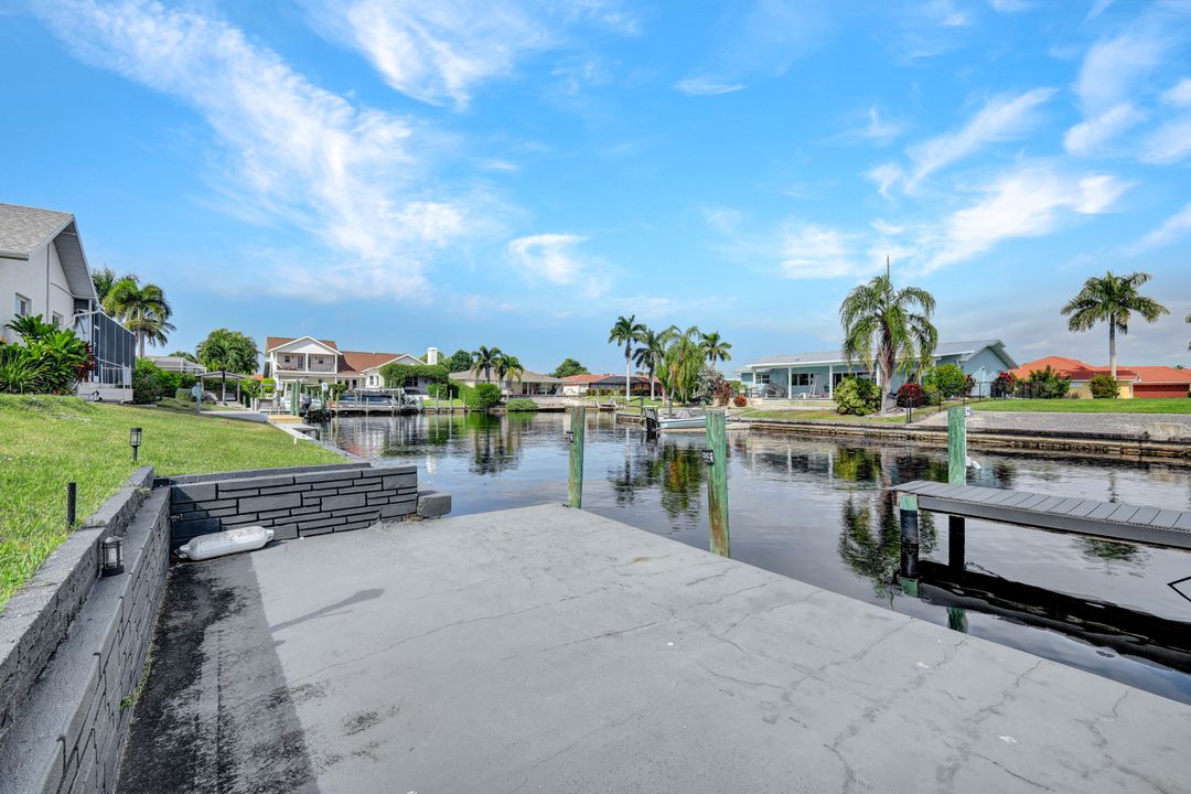 2033 SE 27th Terrace, Cape Coral, FL 33904