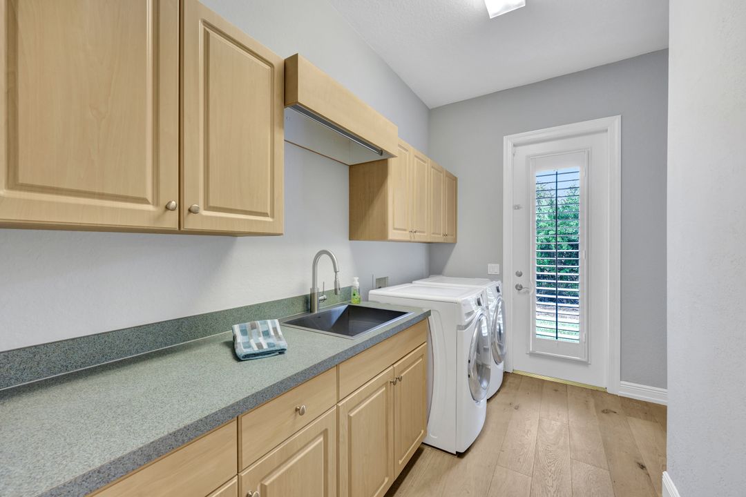 12219 Collier's Reserve Dr, Naples, FL 34110