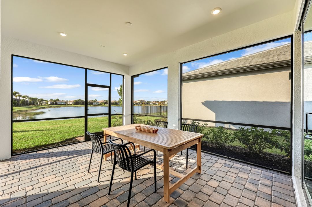 20530 Pebble Gln Dr, Estero, FL 33928