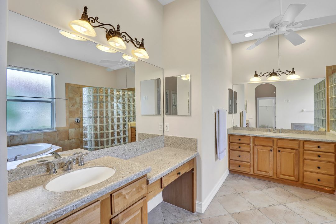 10513 Bellagio Dr, Fort Myers, FL 33913