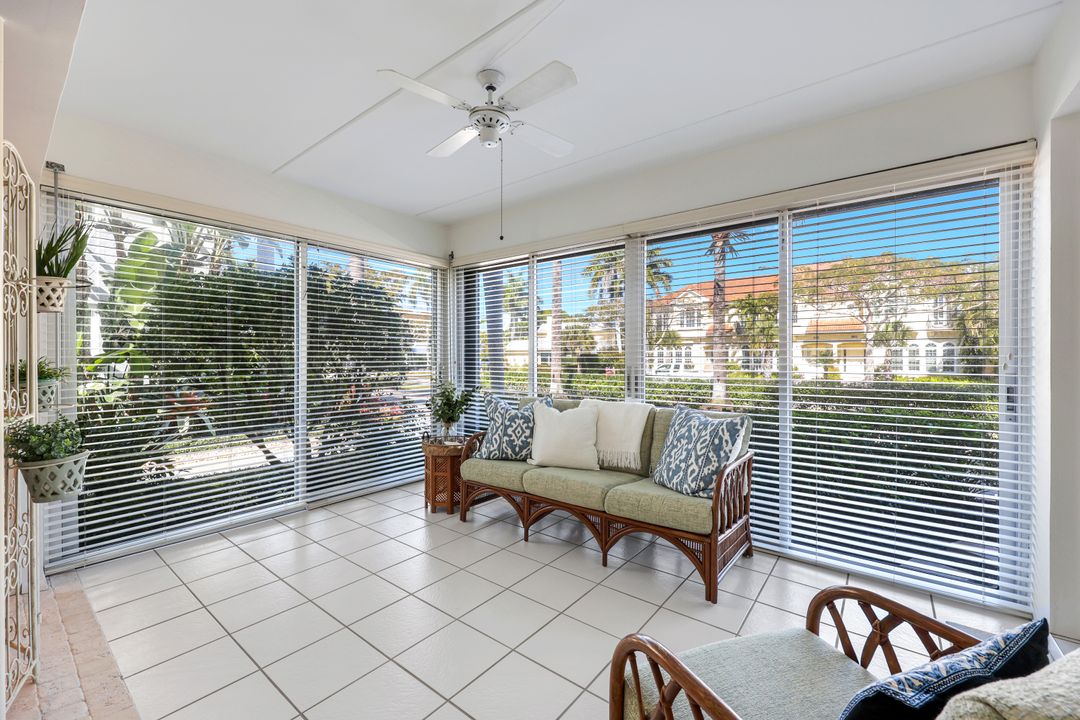 280 2nd Ave S #103, Naples, FL 34102