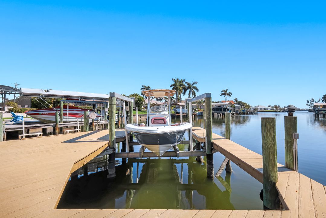 2014 Cape Coral Pkwy W, Cape Coral, FL 33914