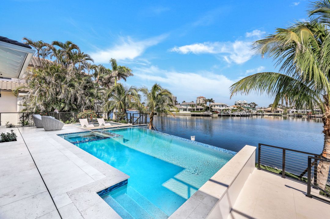 403 Neapolitan Way, Naples, FL 34103