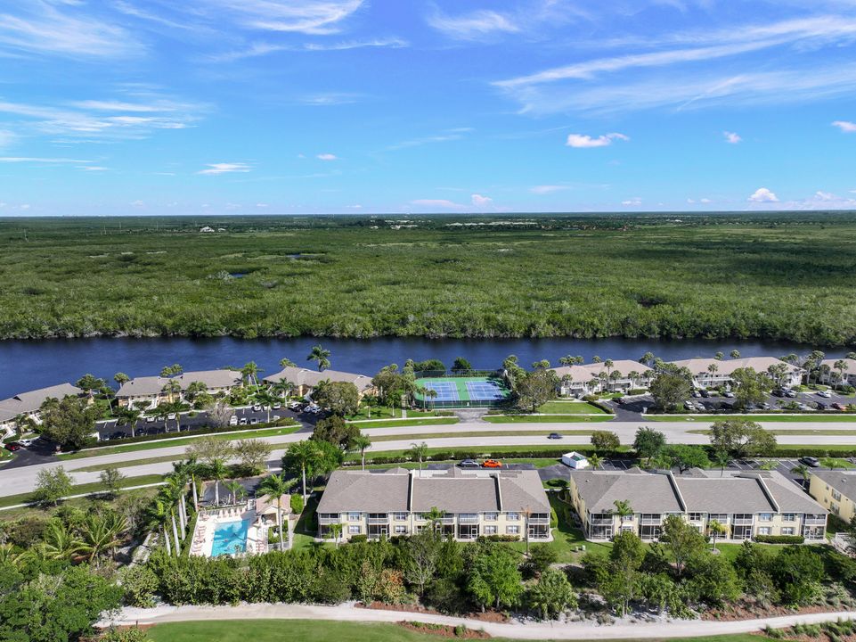 1308 Mainsail Dr #912, Naples, FL 34114