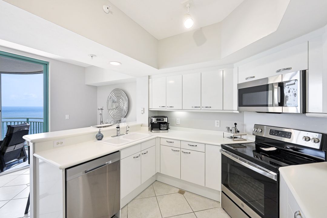 980 Cape Marco Dr #1407, Marco Island, FL 34145