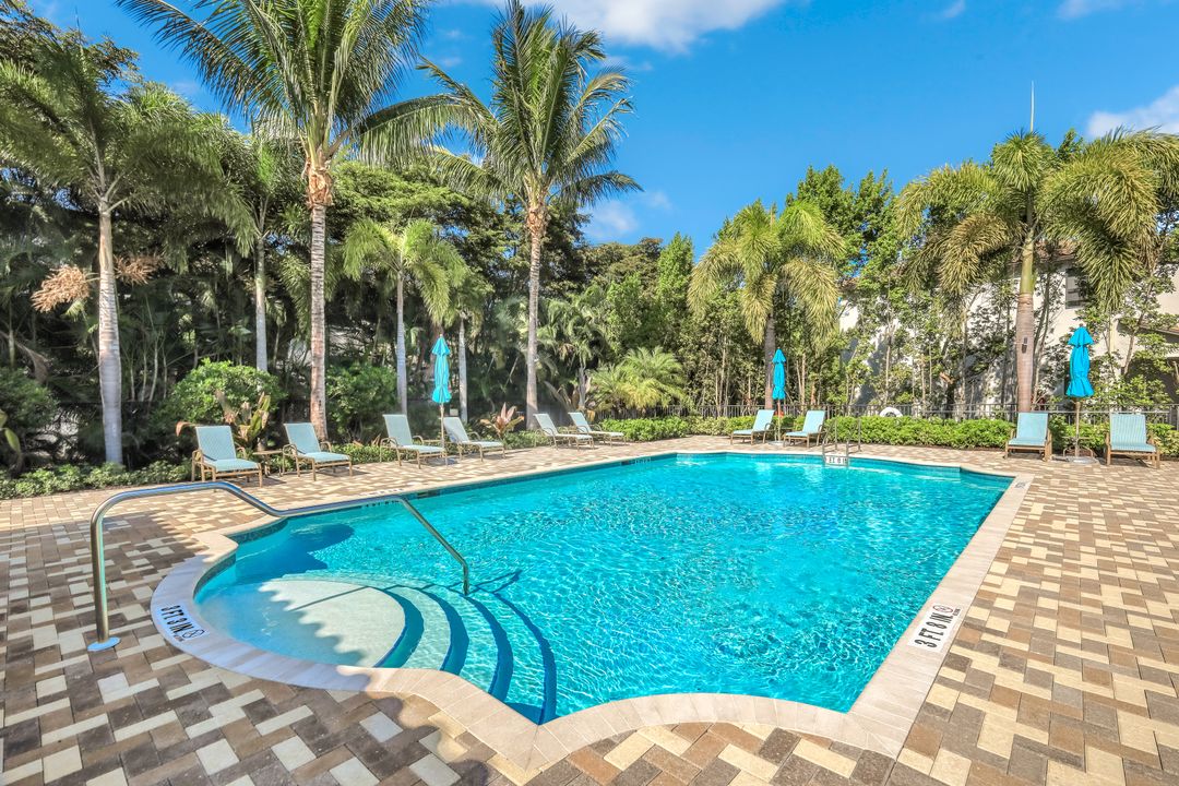 8793 Madrid Cir, Naples, FL 34104