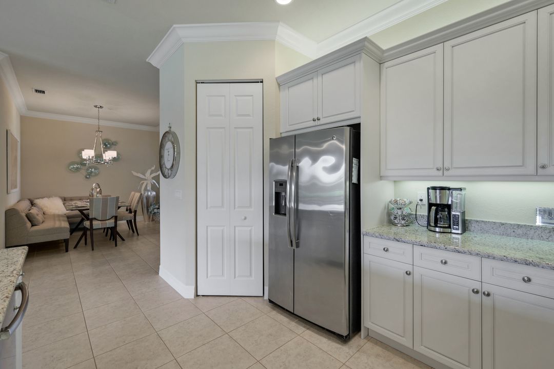 13556 Coronado Dr, Naples, FL 34109