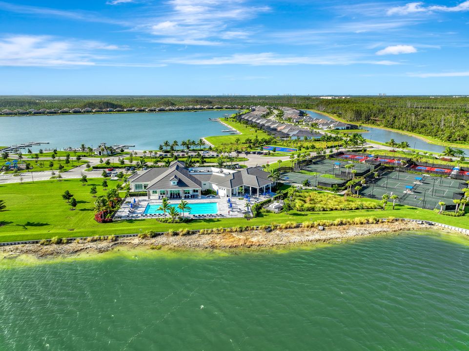 18437 WildBlue Blvd, Fort Myers, FL 33913